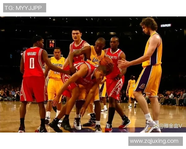 詹姆斯与姚明的篮球传奇相遇：跨越时代的友谊与竞争